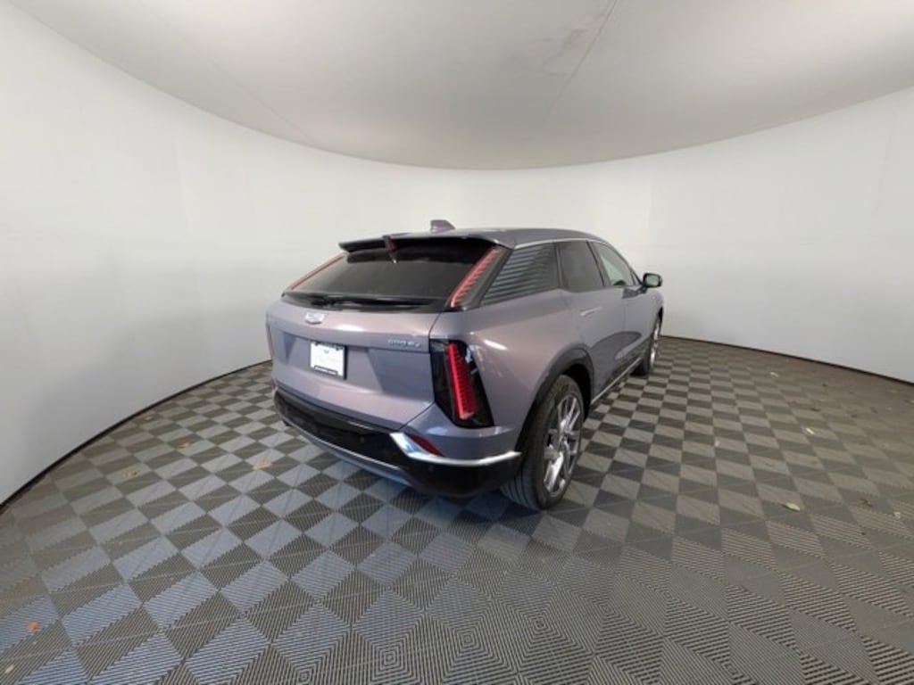 New 2026 CADILLAC OPTIQ Luxury SUV