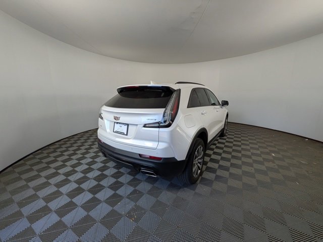 2023 Cadillac XT4 Sport photo 2