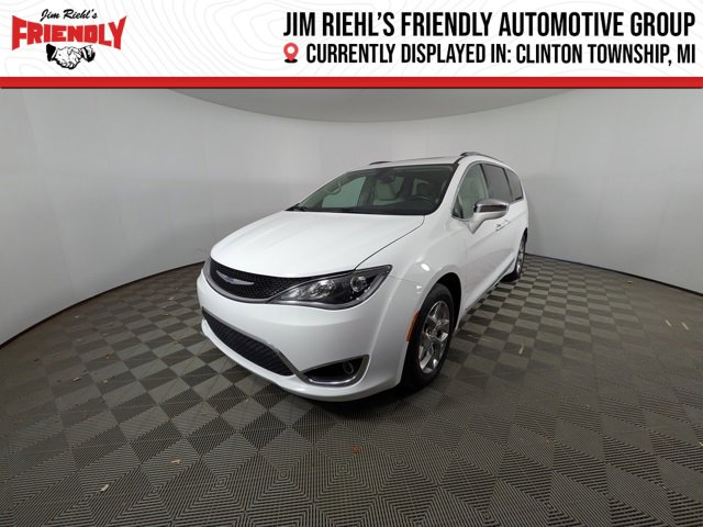 2019 Chrysler Pacifica Limited's photo