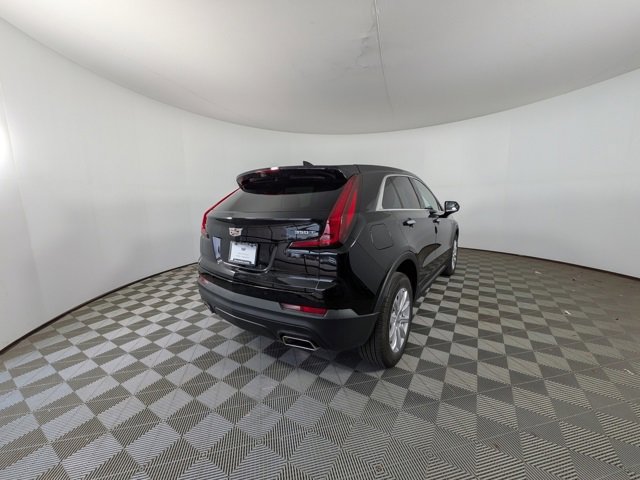 2023 Cadillac XT4 Luxury photo 3