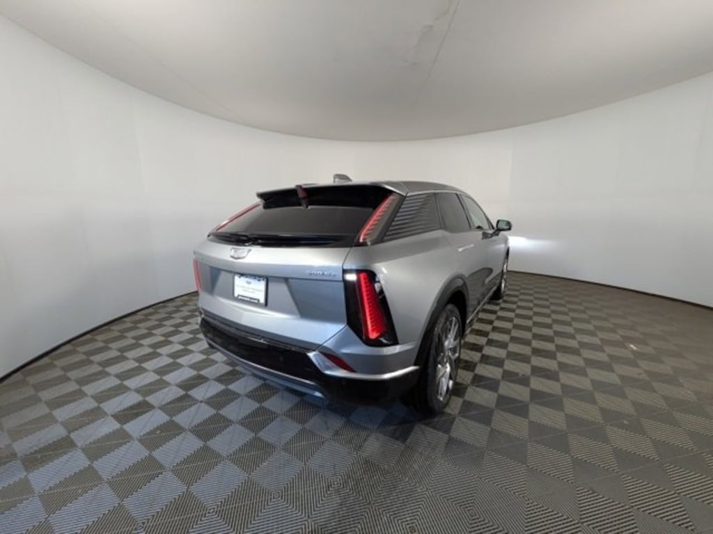 New 2026 CADILLAC OPTIQ Luxury SUV