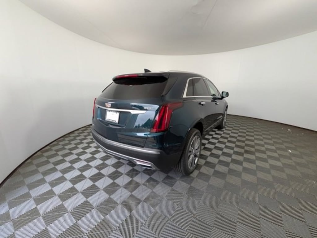 New 2025 CADILLAC XT5 Premium Luxury SUV