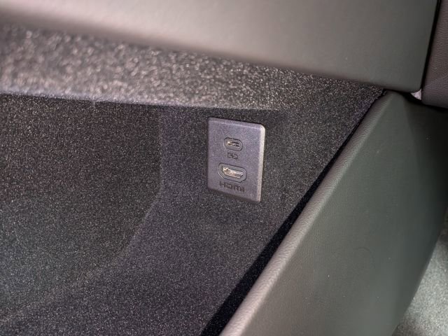 2026 Cadillac Escalade Luxury - Photo 11