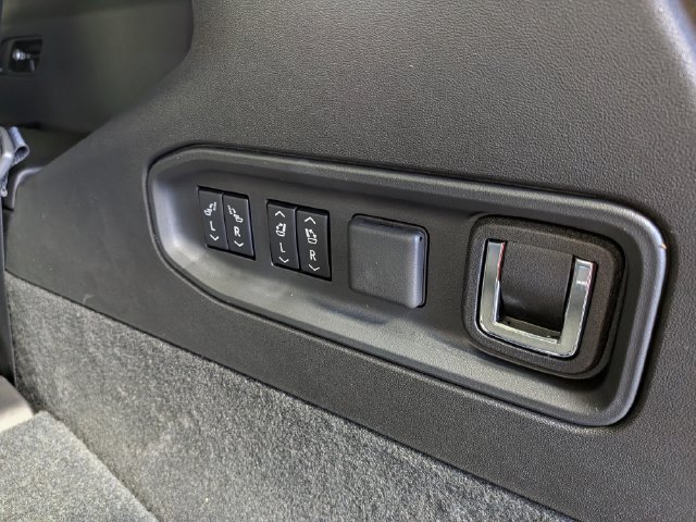 2027 Cadillac VISTIQ Luxury - Photo 10