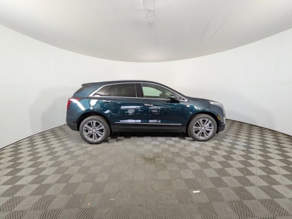 New 2025 CADILLAC XT5 Premium Luxury SUV