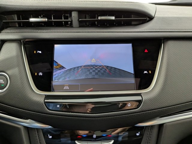 2025 Cadillac XT6 Luxury photo 3