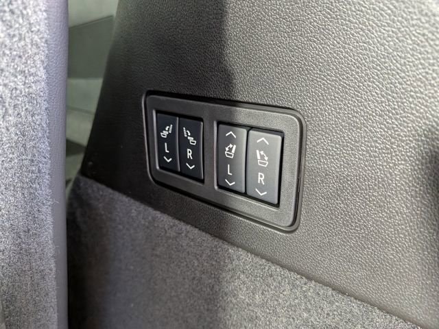 2025 Cadillac XT6 Premium Luxury - Photo 13