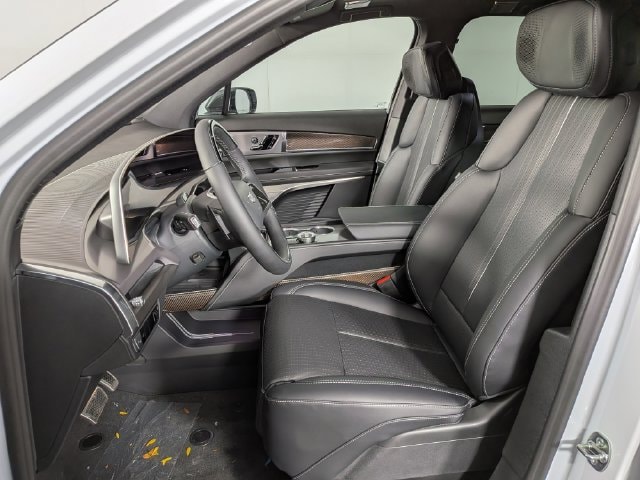 2027 Cadillac VISTIQ Luxury - Photo 16