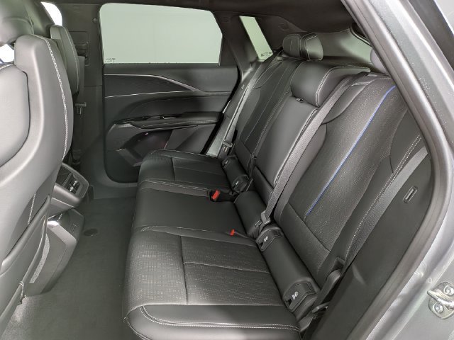 2026 Cadillac LYRIQ Luxury - Photo 26