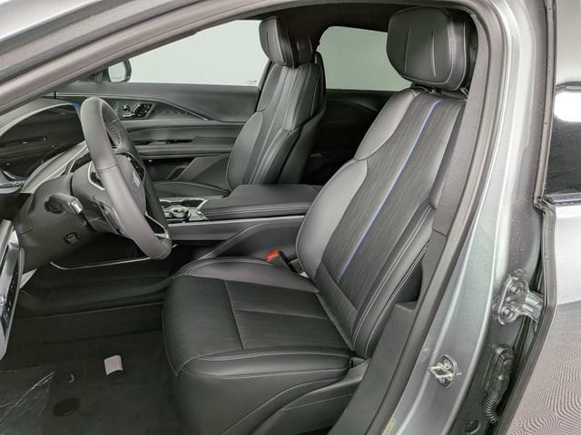 2026 Cadillac LYRIQ Luxury - Photo 16