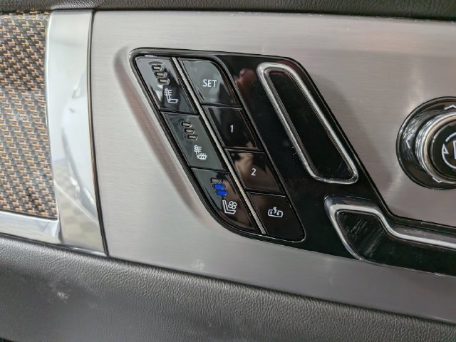 2027 Cadillac VISTIQ Luxury - Photo 8