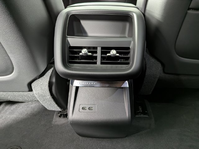 2026 Cadillac LYRIQ Luxury - Photo 27