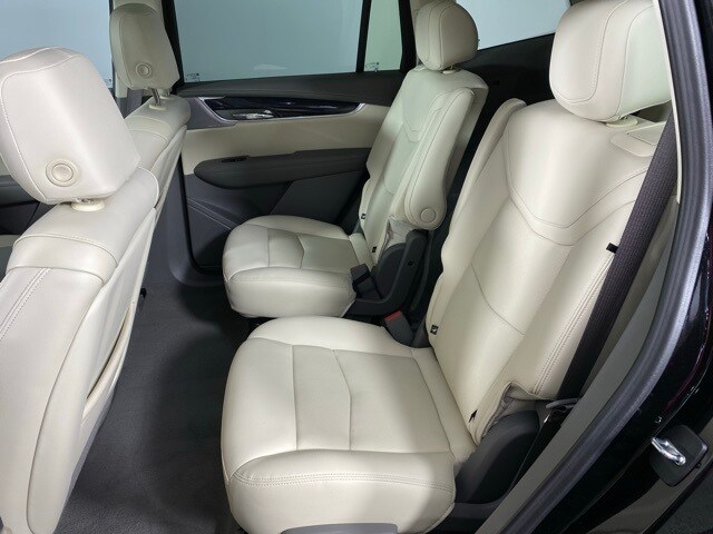 2023 Cadillac XT6 Premium Luxury photo 3