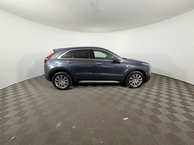 2020 Cadillac XT4 Premium Luxury photo 2