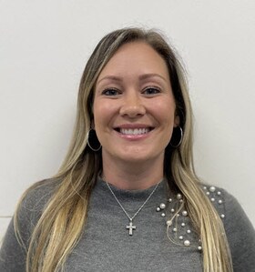 Staff member Alyse Vasquez from 0cd295693dd4