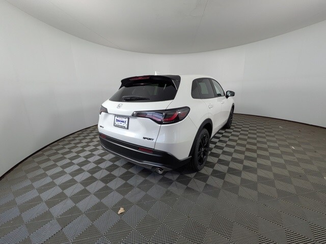 2026 Honda HR-V Sport photo 2