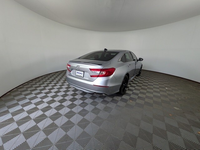 2022 Honda Accord Sport 2.0T photo 2