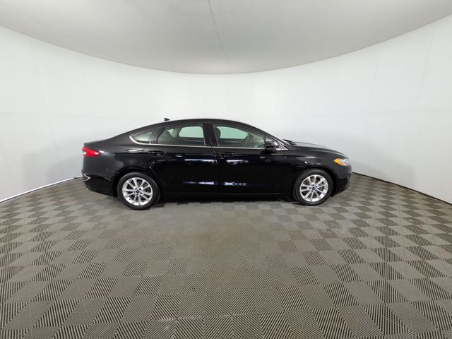 Used 2019 Ford Fusion SE with VIN 3FA6P0HD3KR131297 for sale in Clinton Township, MI