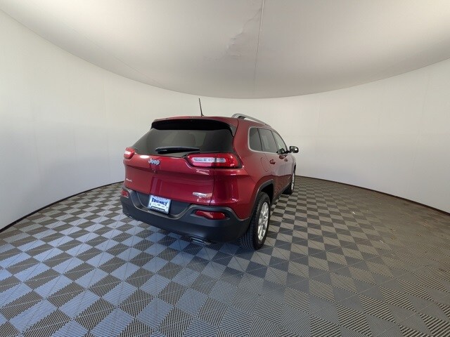 2016 Jeep Cherokee Latitude photo 3