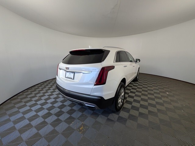 2021 Cadillac XT5 Premium Luxury photo 2