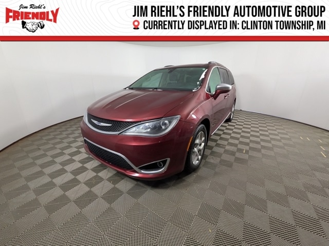 2019 Chrysler Pacifica Limited's photo