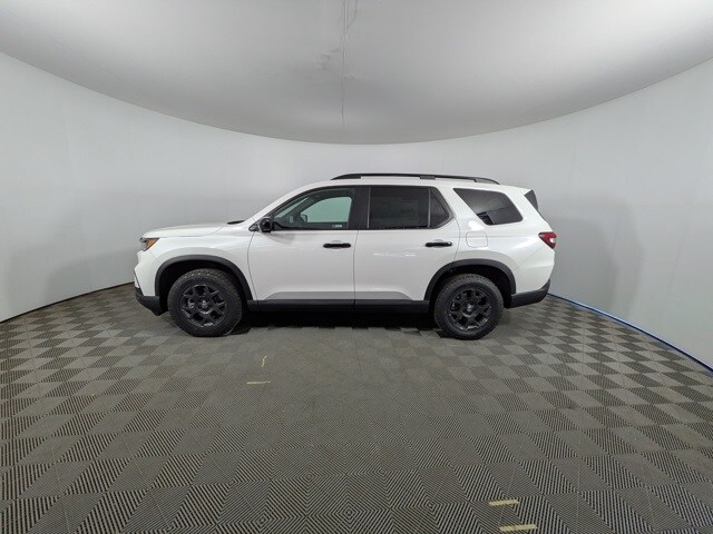 2025 Honda Pilot TrailSport photo 2