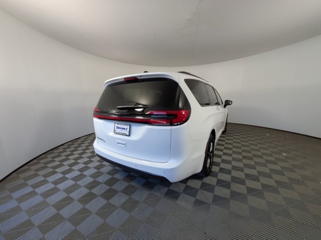 Used 2023 Chrysler Pacifica Touring L Van Passenger Van