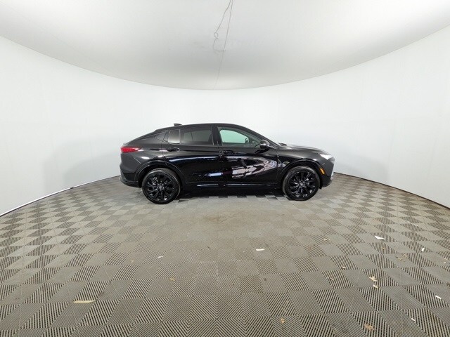 2024 Buick Envista ST photo 2
