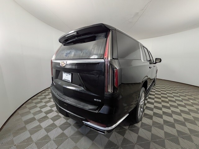 2023 Cadillac Escalade ESV Premium Luxury photo 2