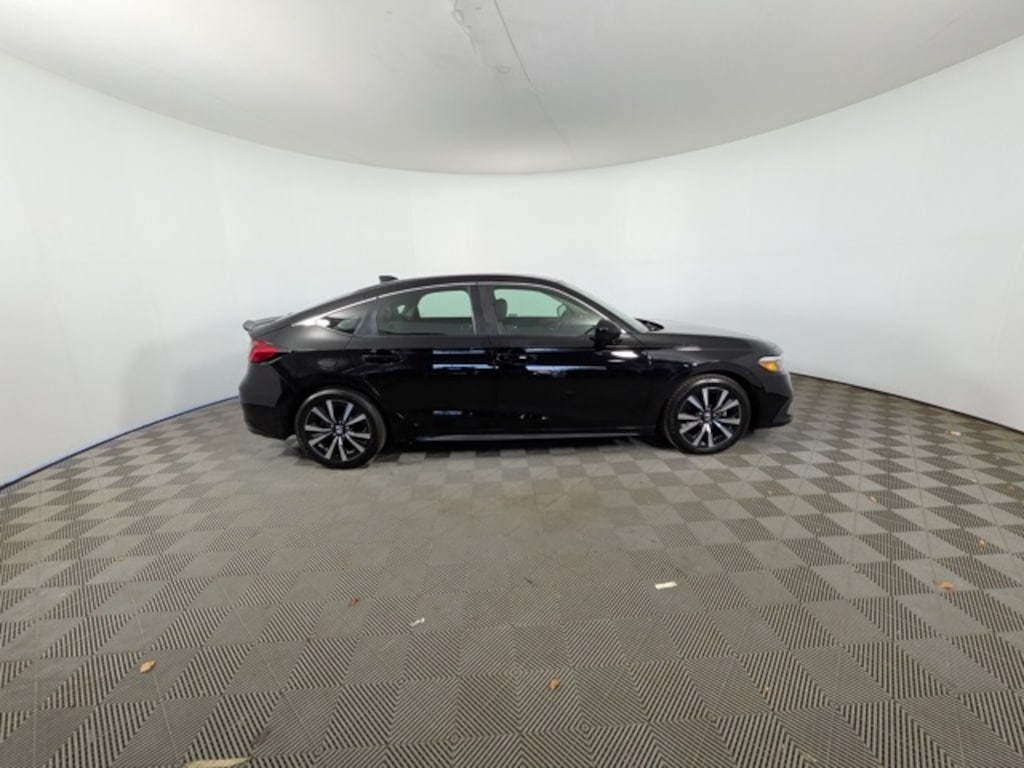 Used 2024 Honda Civic EX-L Hatchback