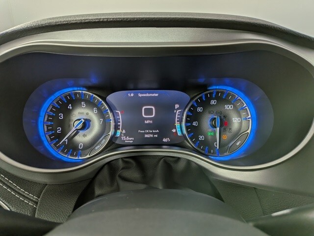 2023 Chrysler Pacifica Touring L photo 3