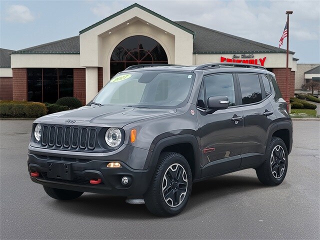 2017 Jeep Renegade Trailhawk photo 2