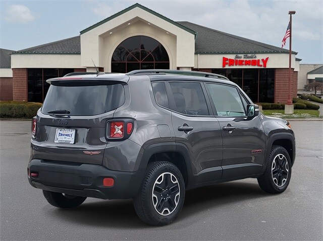 2017 Jeep Renegade Trailhawk photo 3