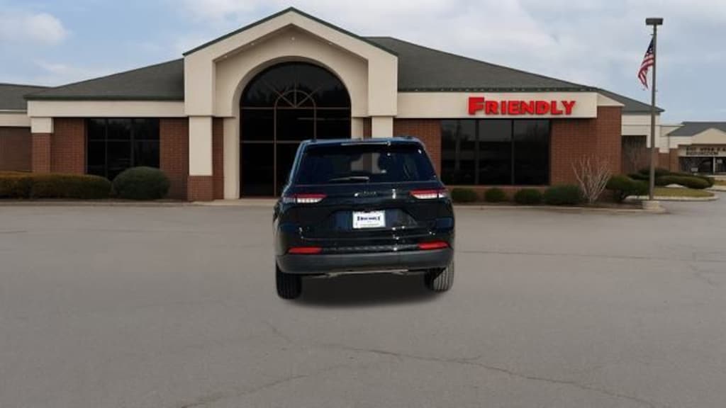 New 2025 Jeep Grand Cherokee Laredo Sport Utility