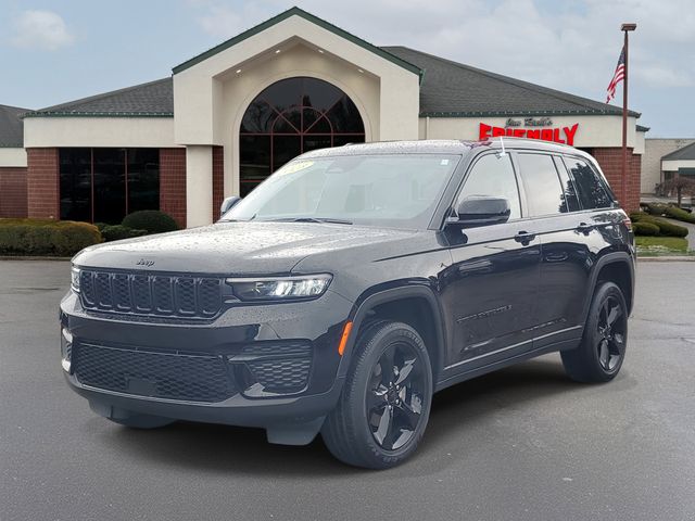 2023 Jeep Grand Cherokee Laredo photo 3