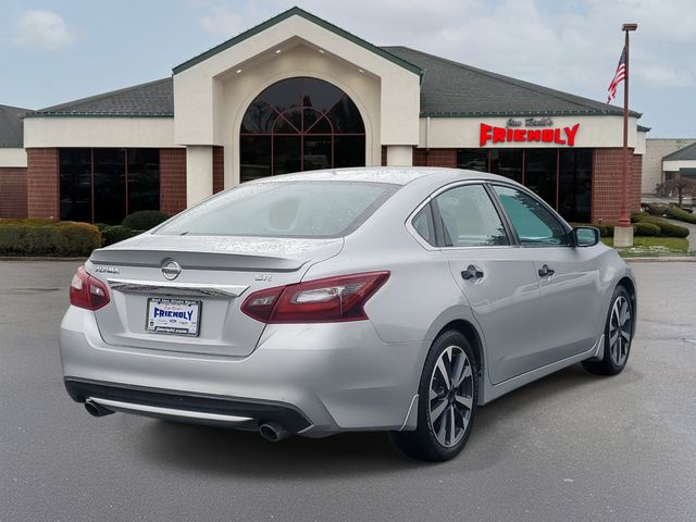 2017 Nissan Altima 2.5 SR photo 3
