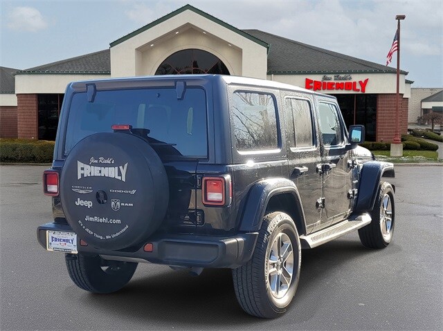 2022 Jeep Wrangler Unlimited Sahara photo 4