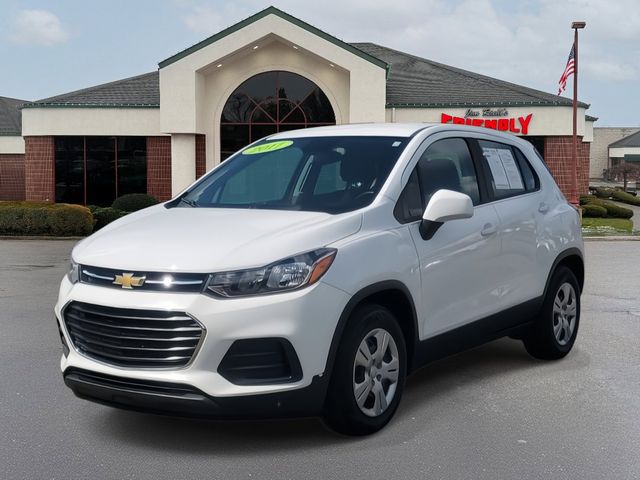 2017 Chevrolet Trax LS photo 2