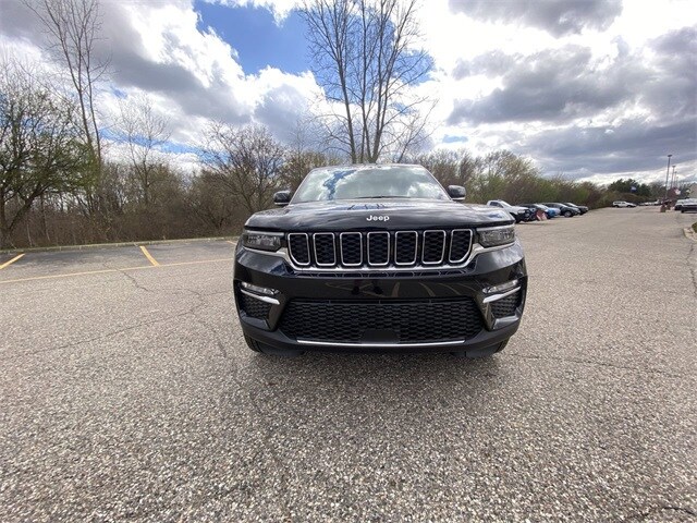 2025 Jeep Grand Cherokee Limited photo 3