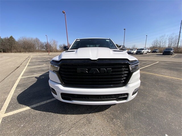 2025 Ram 1500 Laramie photo 3