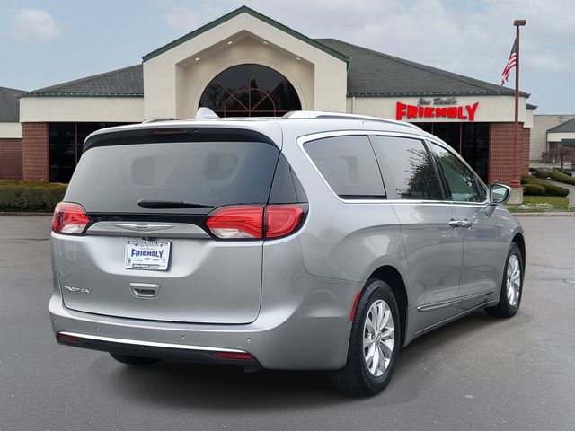 2019 Chrysler Pacifica Touring L photo 5
