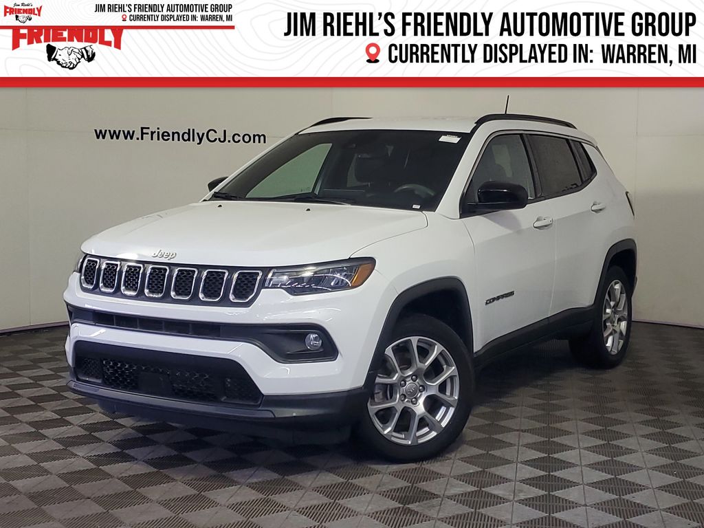 2023 Jeep Compass Latitude Lux's photo