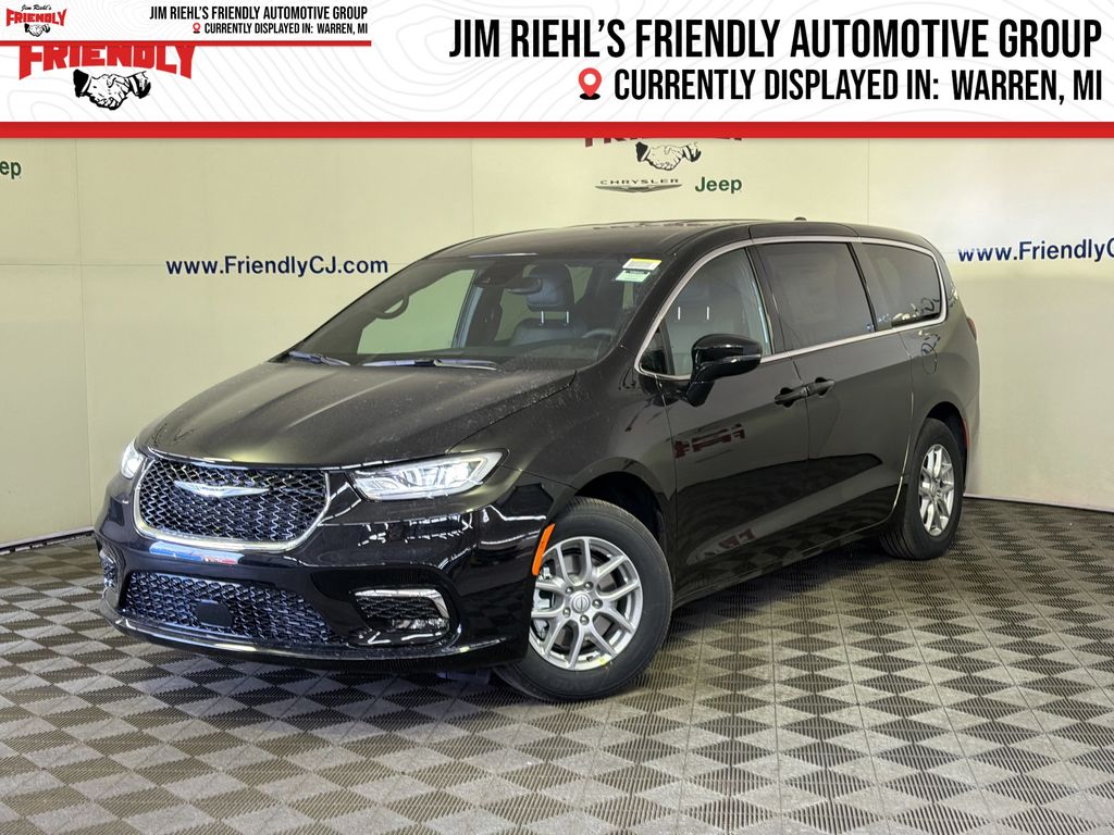2026 Chrysler Pacifica Select's photo
