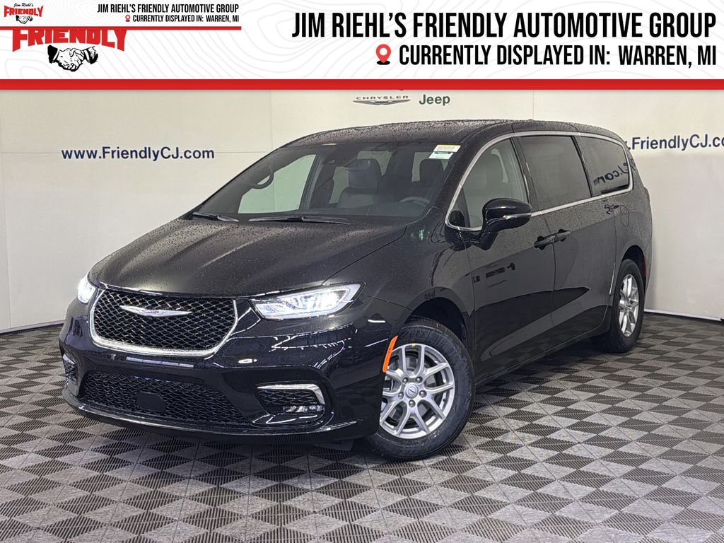 2026 Chrysler Pacifica Select's photo