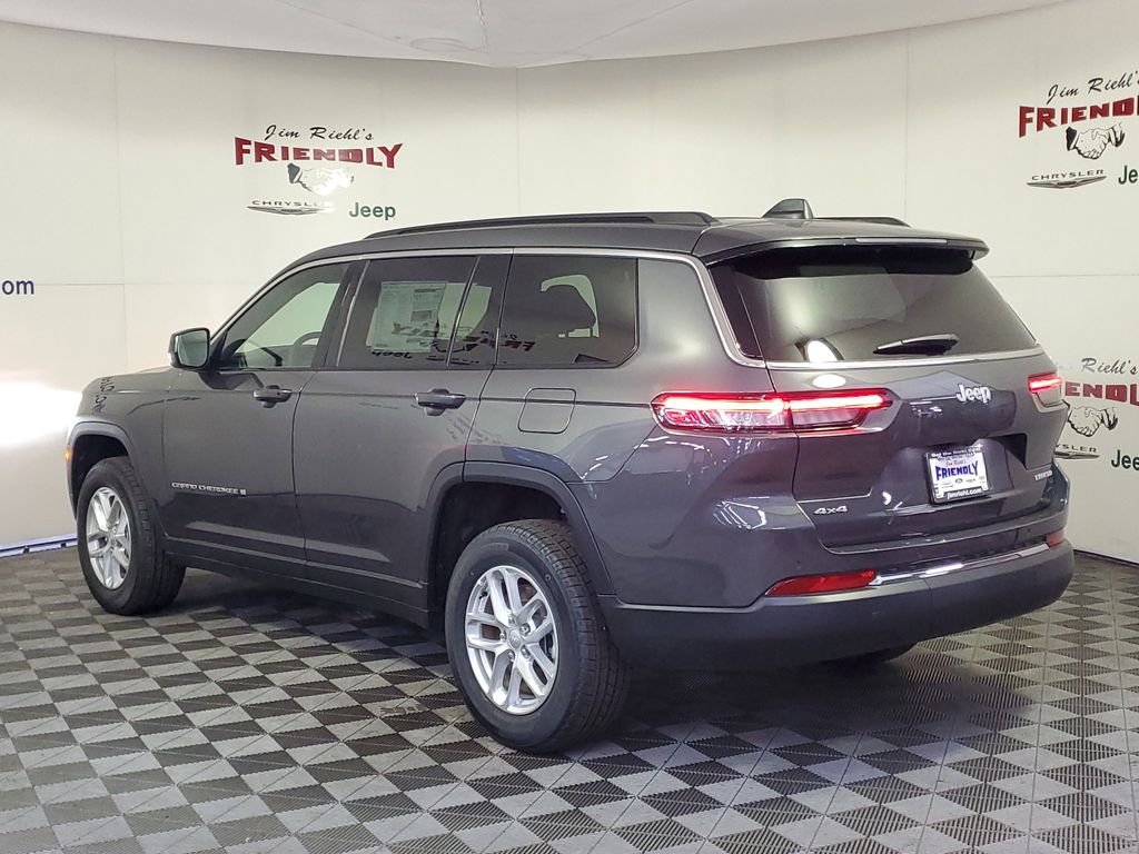 2025 Jeep Grand Cherokee Laredo photo 4