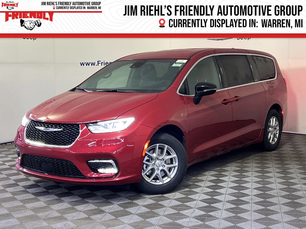 2026 Chrysler Pacifica Select's photo