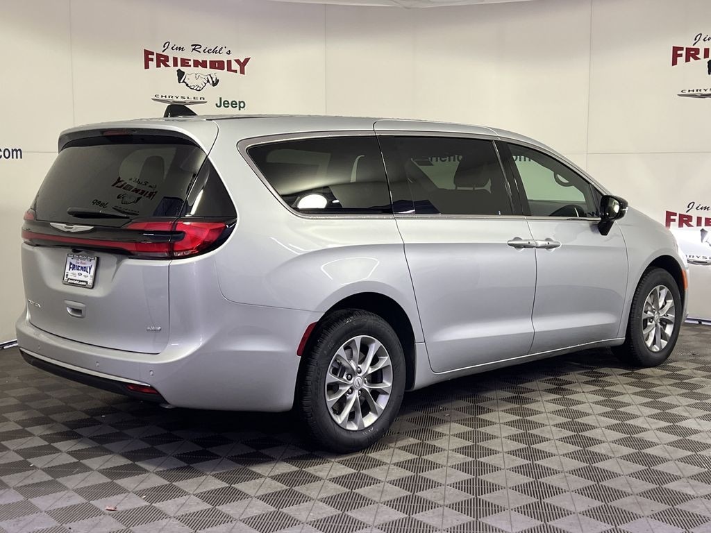 New 2026 Chrysler Pacifica Select Passenger Van