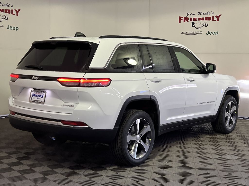 2025 Jeep Grand Cherokee Limited photo 3