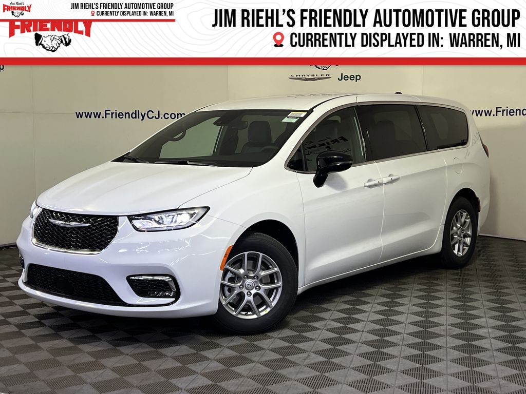 2026 Chrysler Pacifica Select's photo