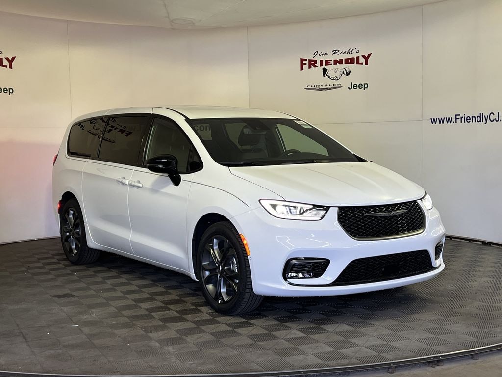 New 2026 Chrysler Pacifica Select Passenger Van